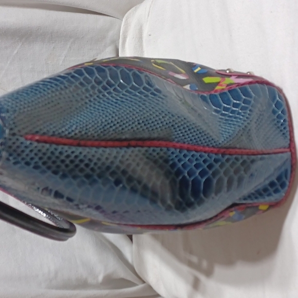 XOXO handbag - Picture 7 of 14